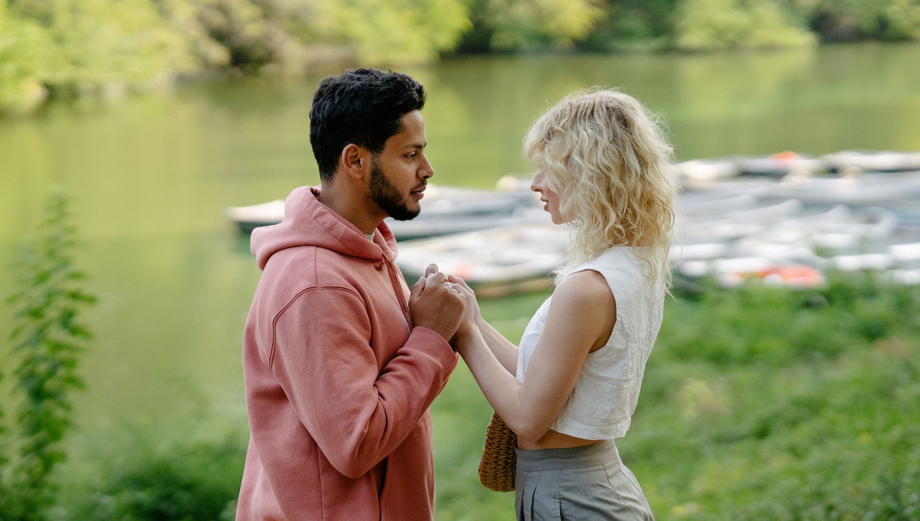 Coppia abbracciata