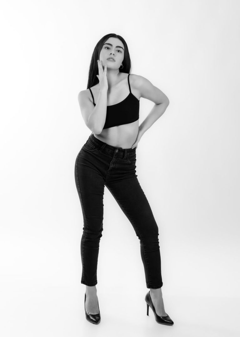 Giovane donna seducente