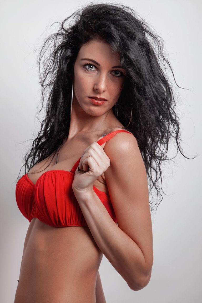 Giovane donna seducente
